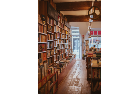 Kundenfoto 1 Rahm Anna mit Büchern unterwegs