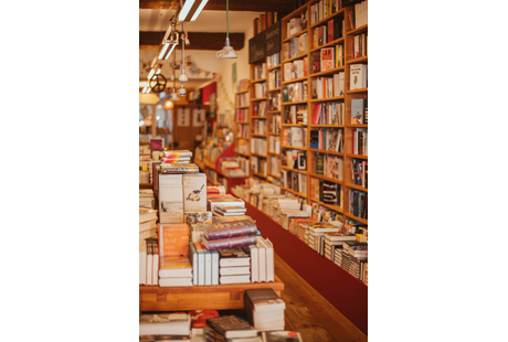 Kundenfoto 2 Rahm Anna mit Büchern unterwegs